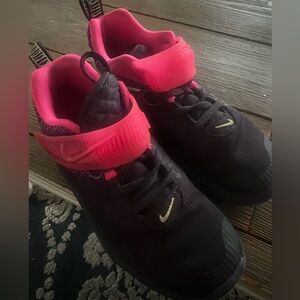 Nike girls basketball sneakers